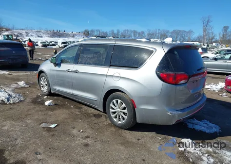 2018 Chrysler Pacifica Touring L из США, поврежденный, VIN 2C4RC1BG1JR269727